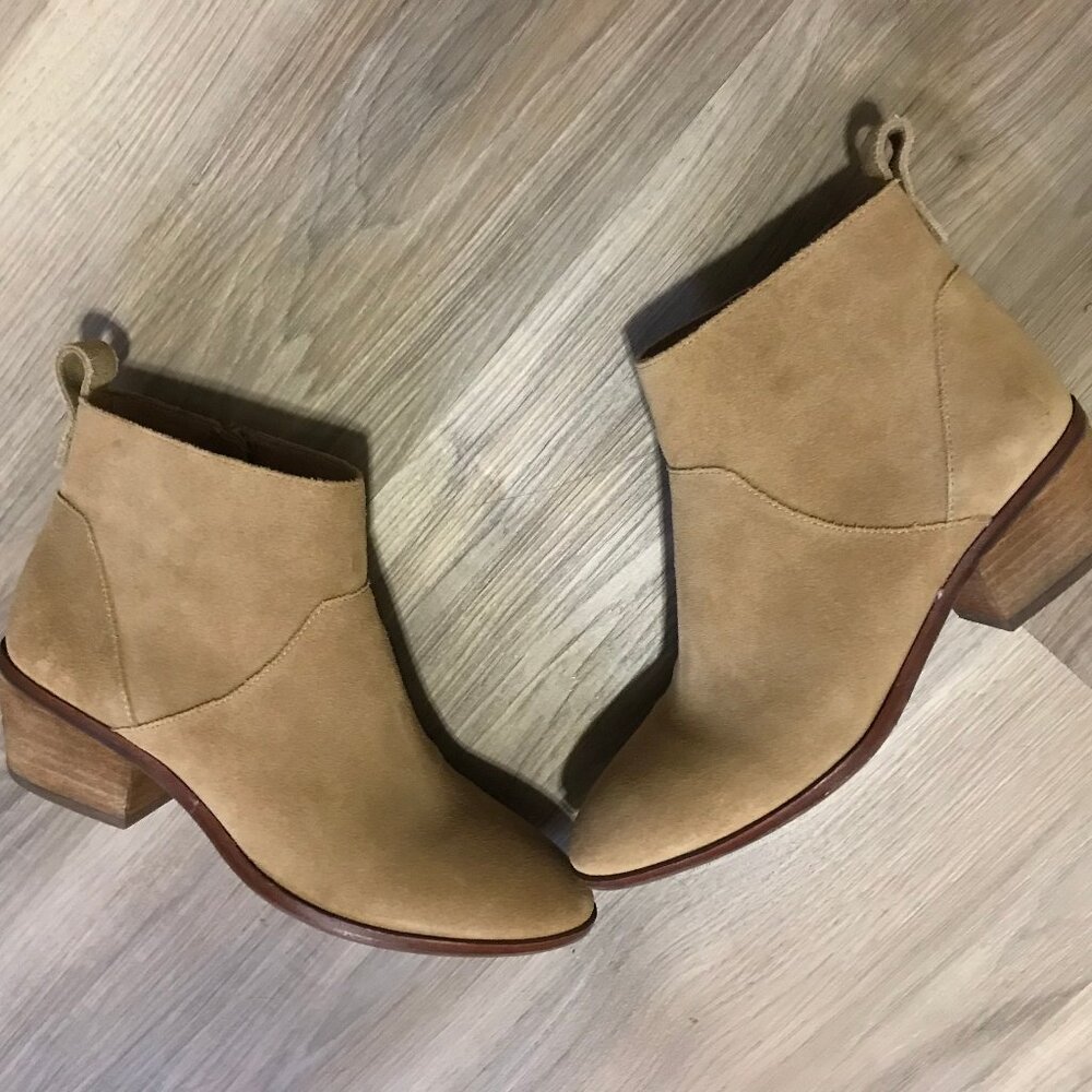 Sole Society Ladies Suede Cream Ankle Boots Size 6.5